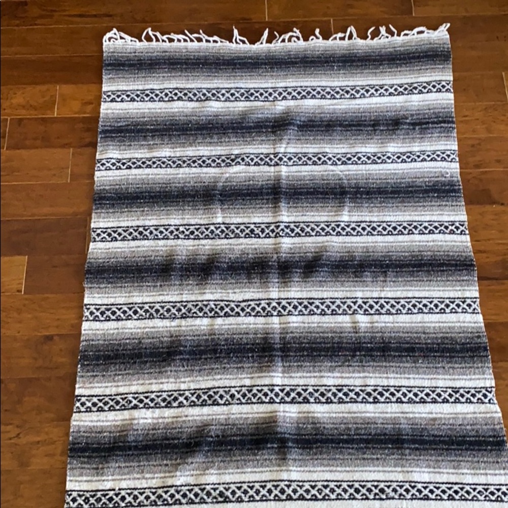 Aztec black white gray blanket